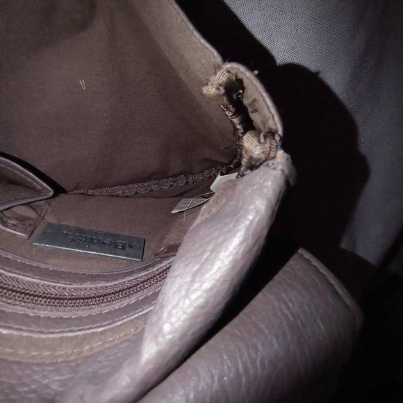 Grey Bench purse - Picture 8 of 13